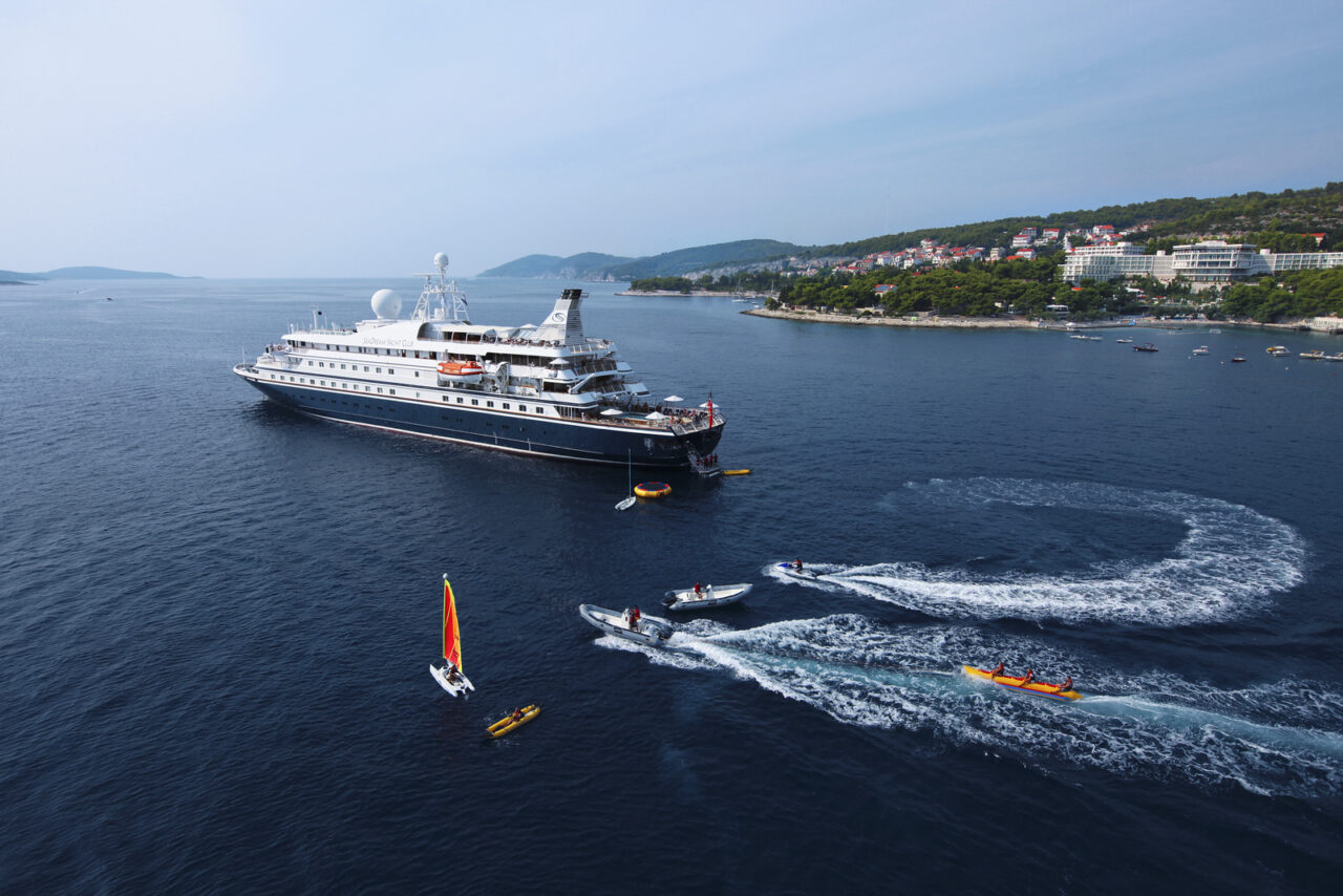 SeaDream utenfor Hvar, Kroatia (Adriaterhavet).