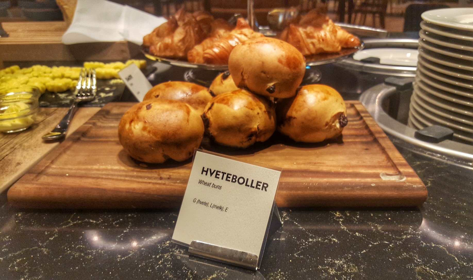 Hveteboller til frokost på Scandic Flesland Airport