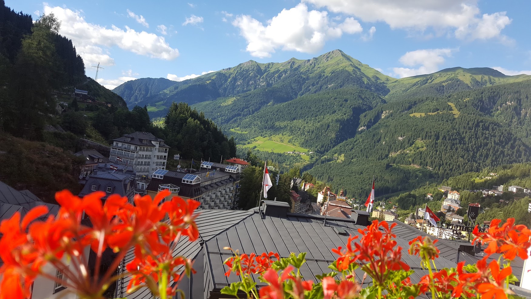 Utsikt fra rommet i Salszburger Hof, Alpene, Østerrike