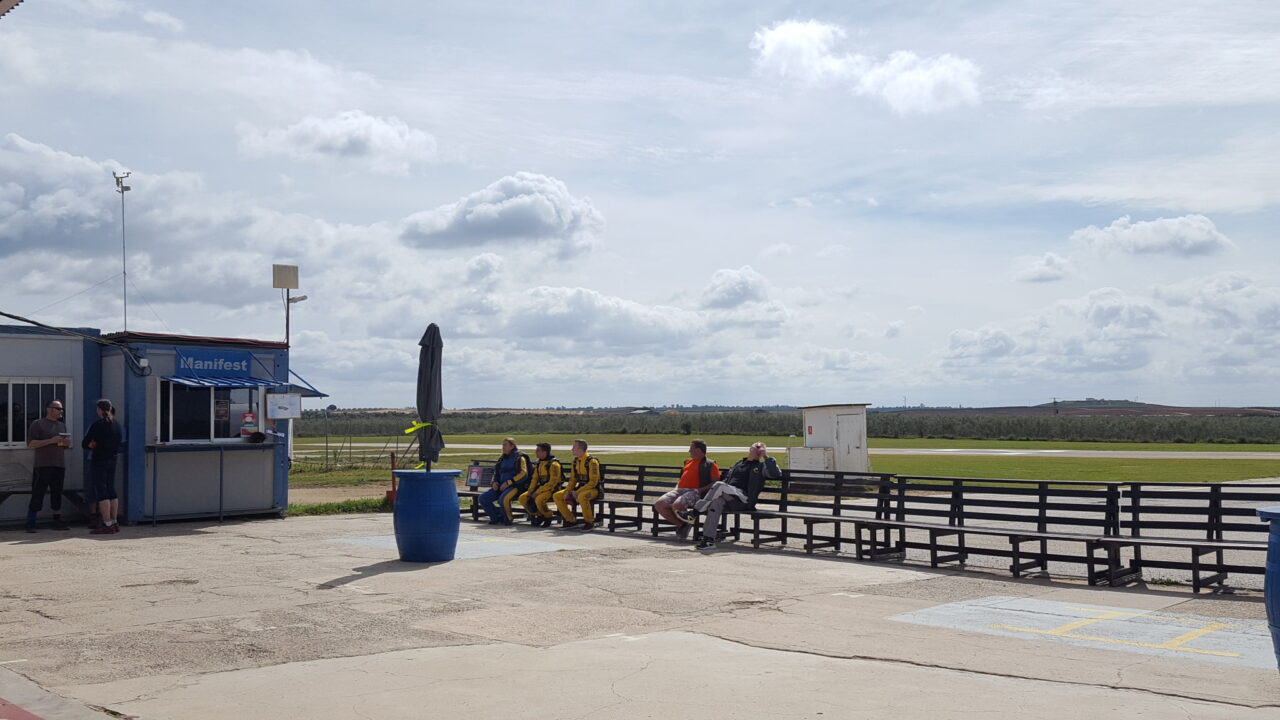 Hoppfeltet til Skydive Spain i Sevilla