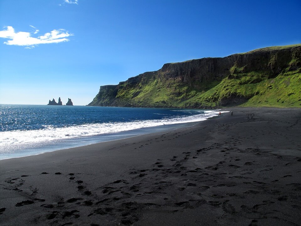 Reynisdrangar sett fra Vik i Myrdal, Island