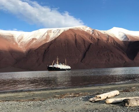 MS Nordstjernen i det fjerne