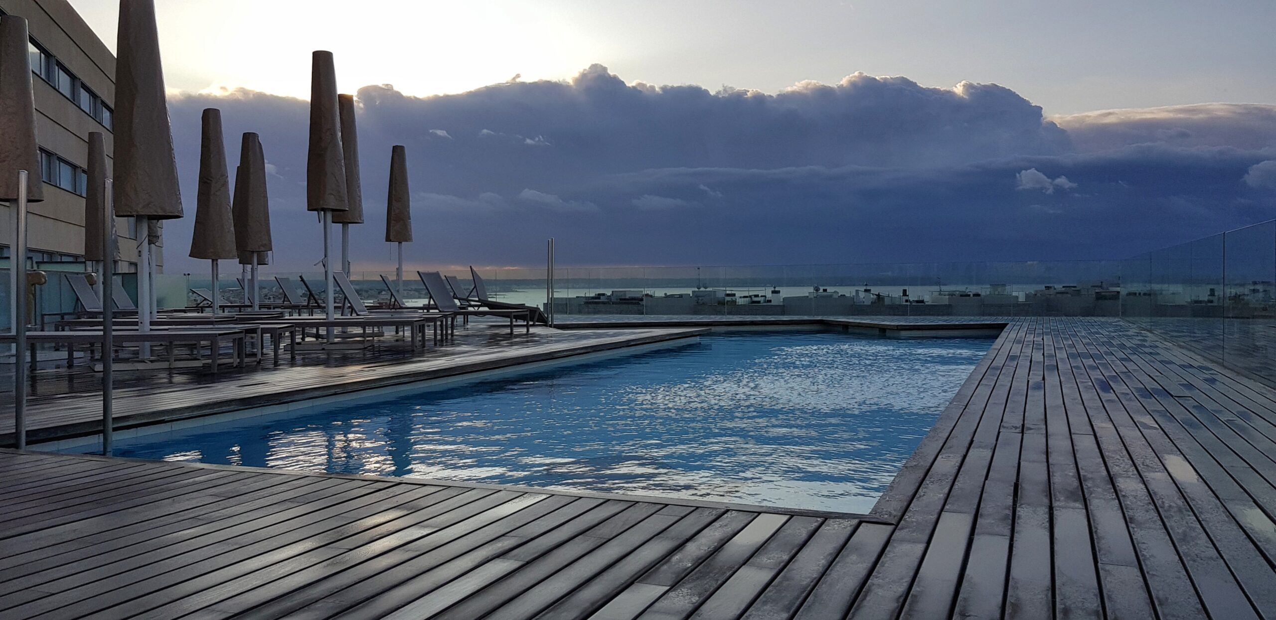 Basseng på taket ved Meliá Palma Bay