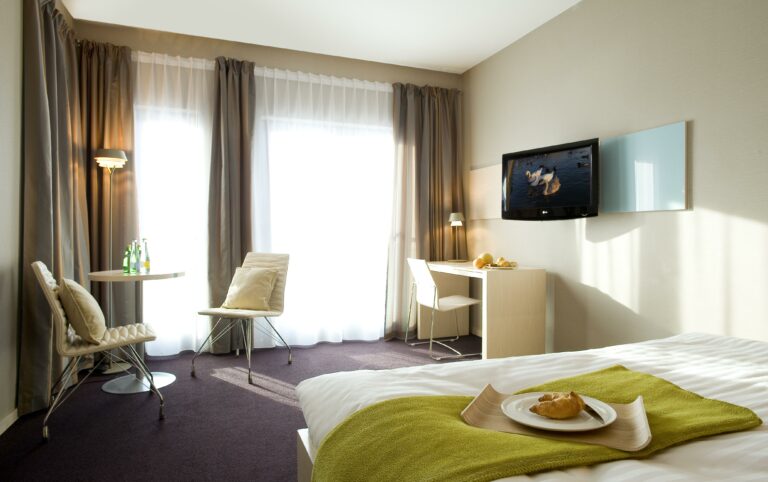 Rom med dobbeltseng hos Niebieski Art Hotel & Spa
