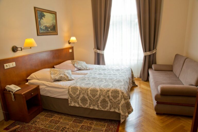 Rom med dobbelseng hos Polonia Hotel