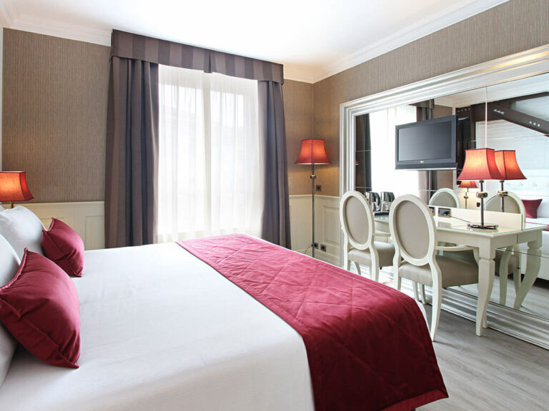 Rom med dobbeltseng hos Hotel Giberti