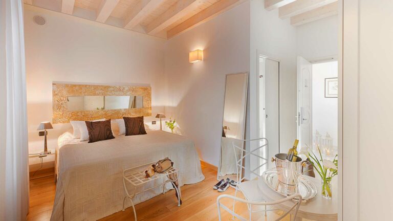 Rom med dobbeltseng hos Hotel Marco Polo
