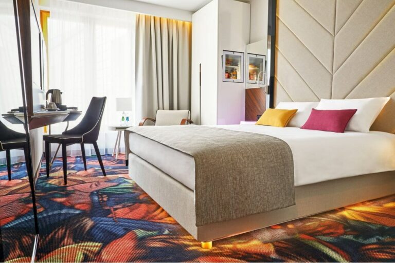 Rom med dobbeltseng hos INX Design Hotel