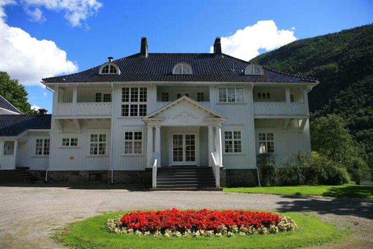 Utsiden av Rjukan Admini Hotel