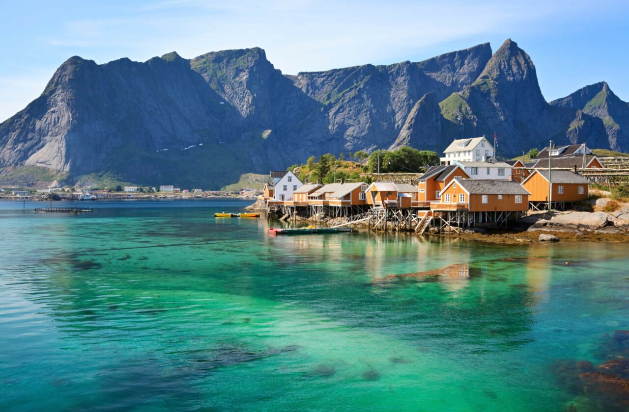 Idyllisk fiskevær i Lofoten