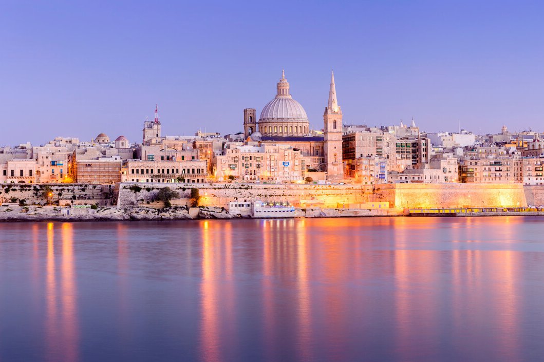 Havnen i Valetta i solnedgang