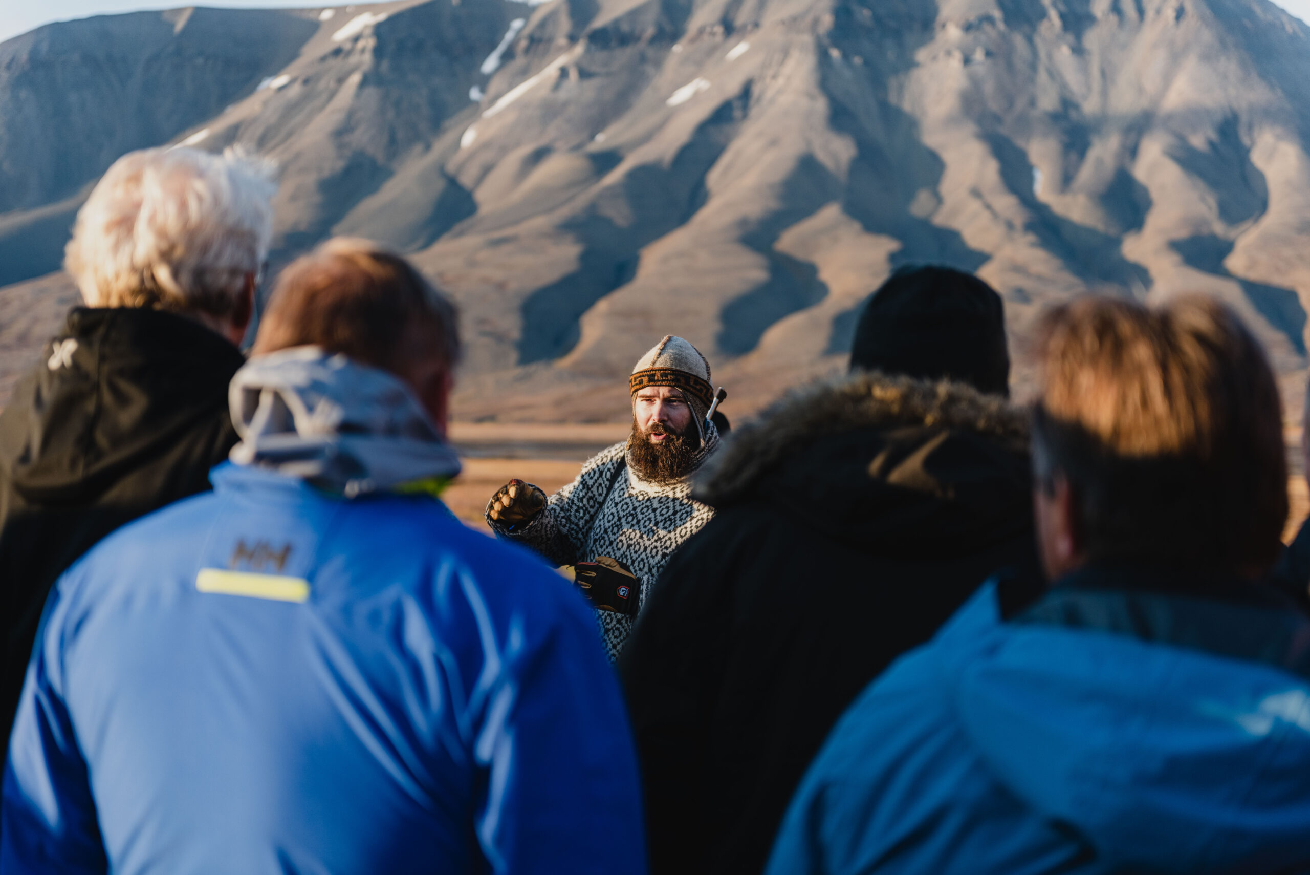 Gruppe i Camp Barentz på Svalbard