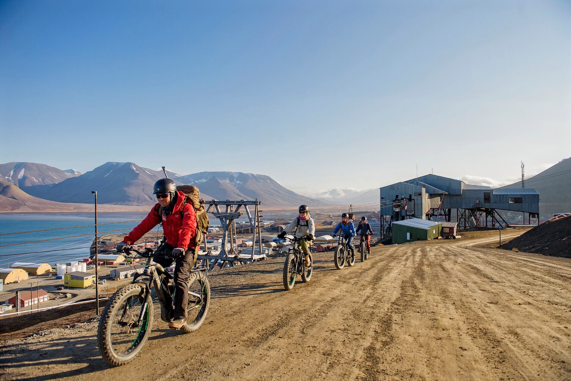 På sykkeltur i Longyearbyen