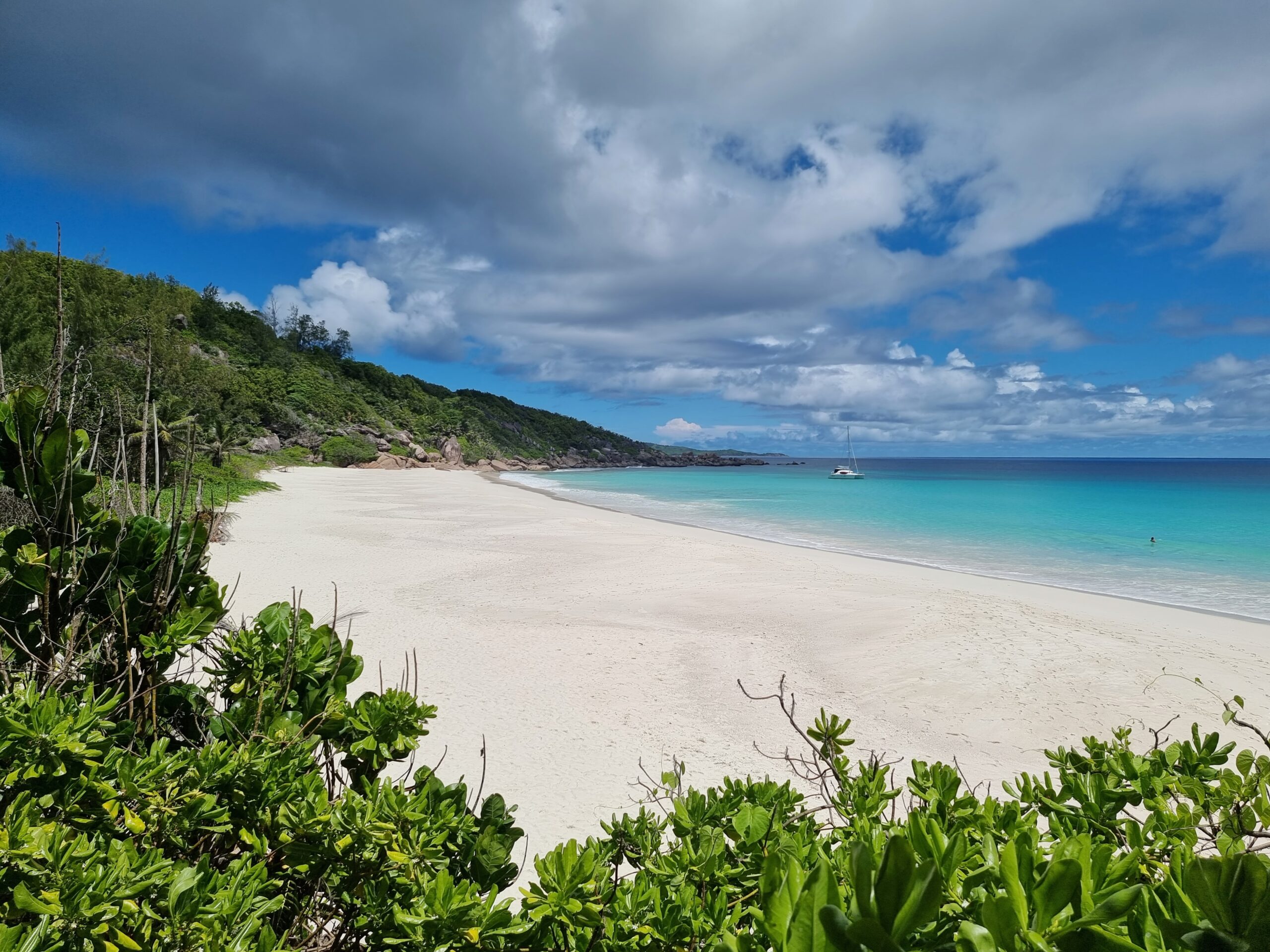 Petit Anse Beach på La Digue, Seychellene