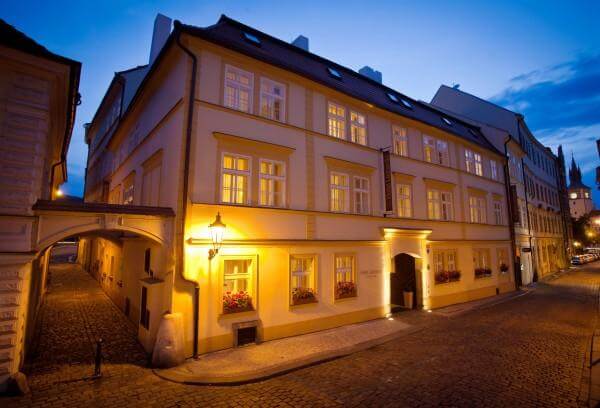 Fasaden på Hotel Leonardo i Praha